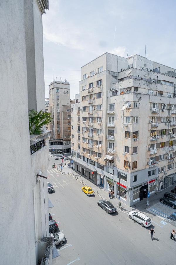 Prime Location With Breathtaking Architectural Views Apartment *